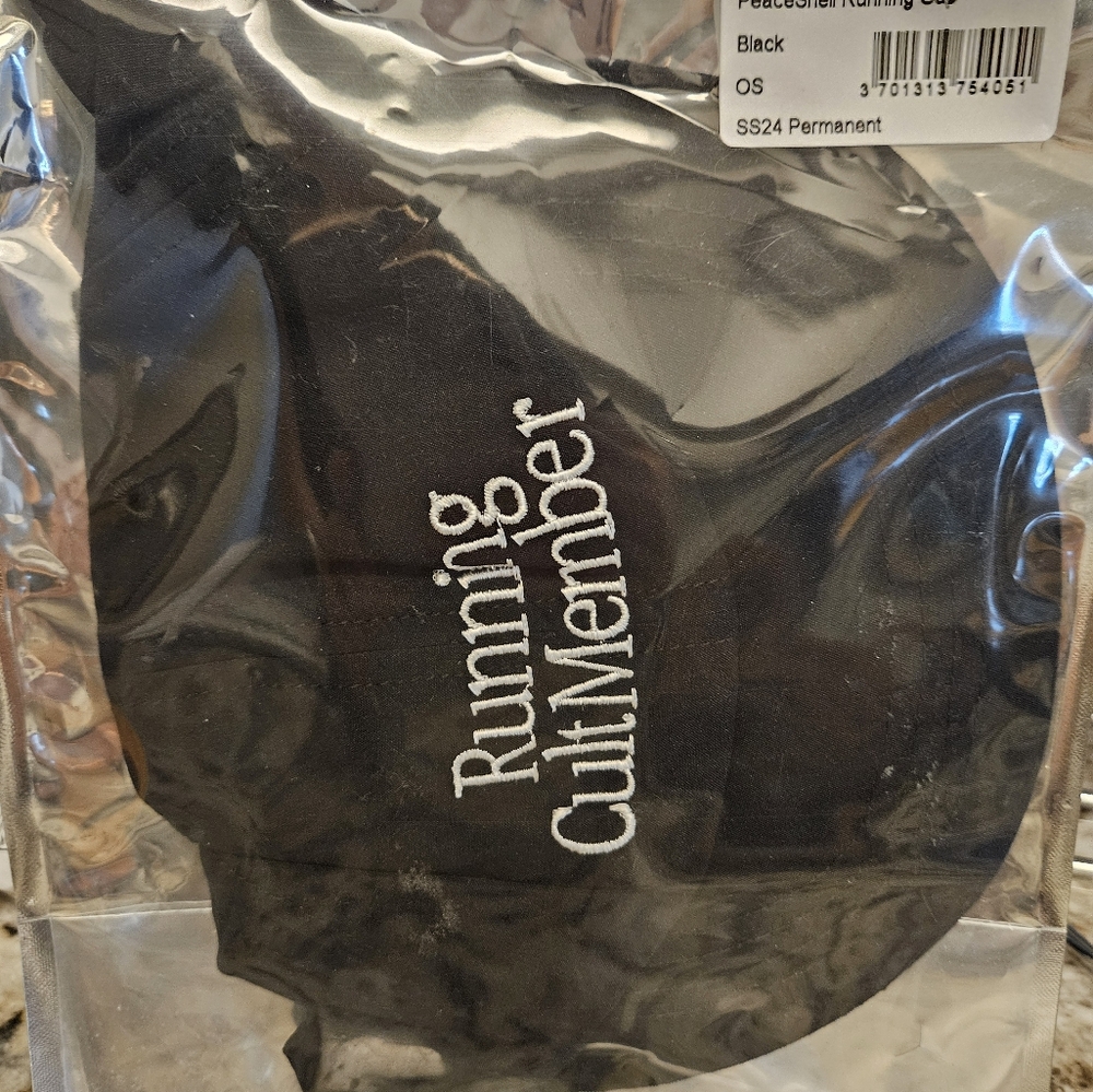 Satisfy Running Cult Member Hat